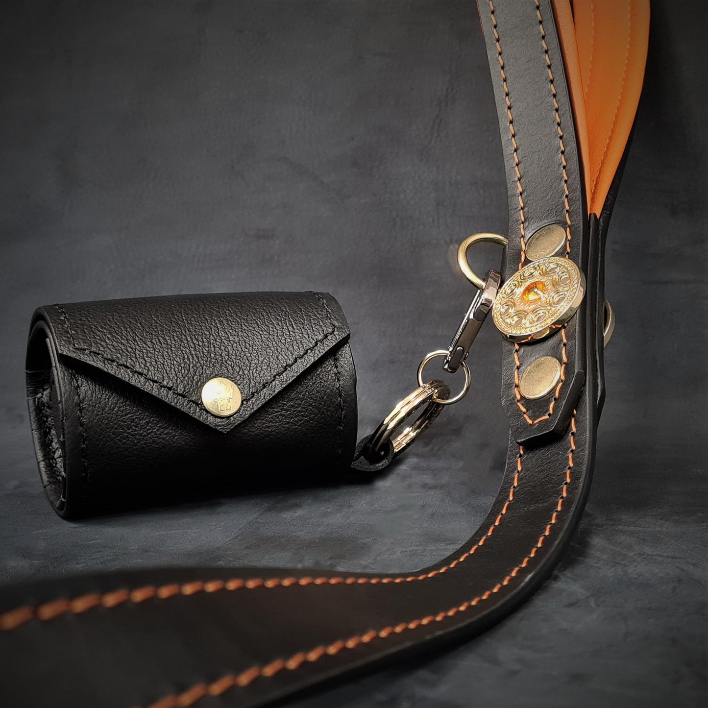 Bestia Italian Nappa Leather Poop Bag Dispenser – NobeCanine